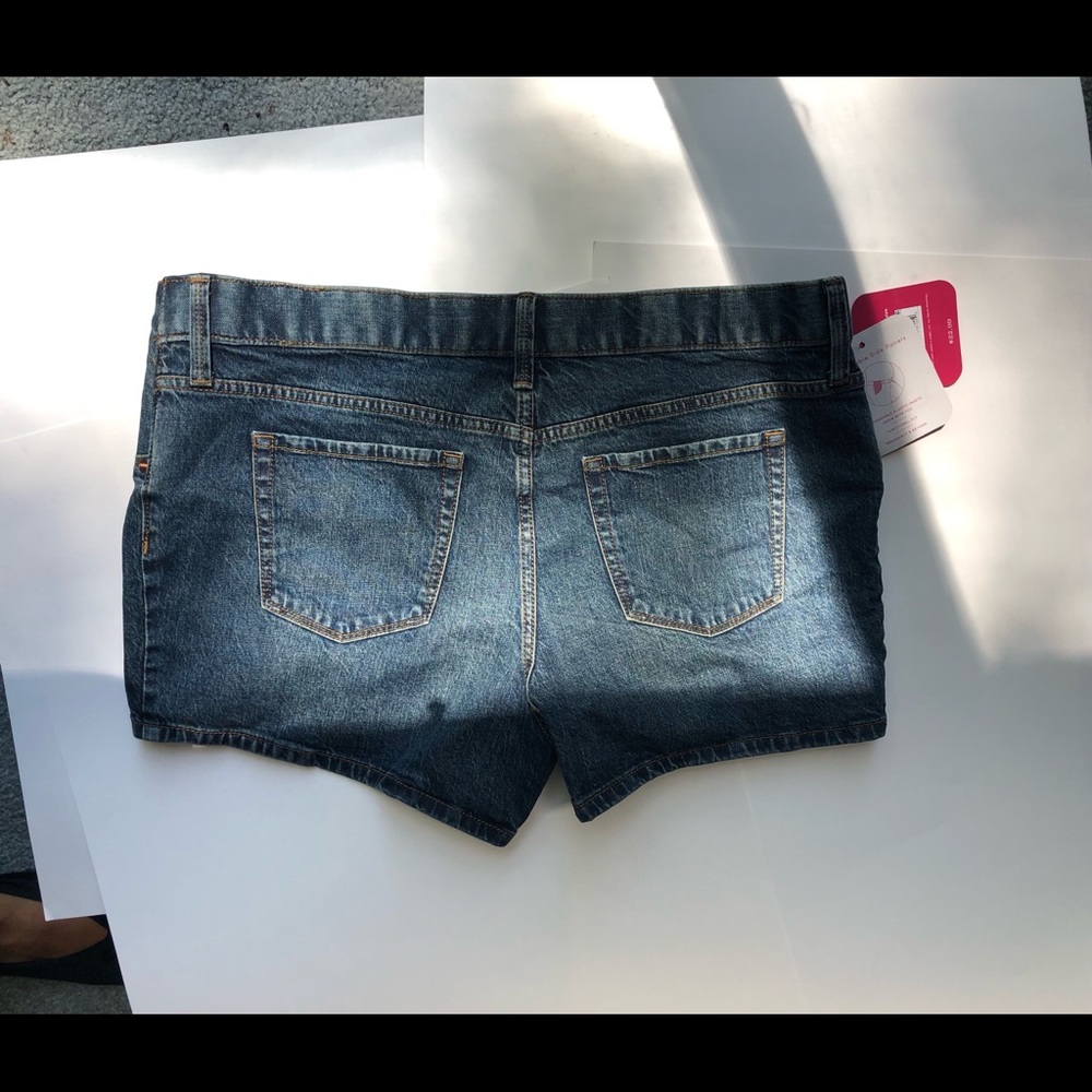New Isabel maternity shorts - Picture 3 of 5